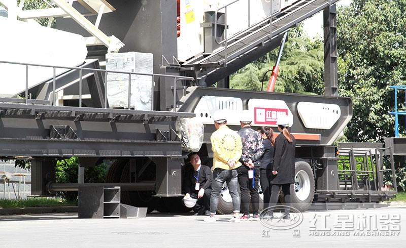 客戶(hù)參觀現(xiàn)場(chǎng)