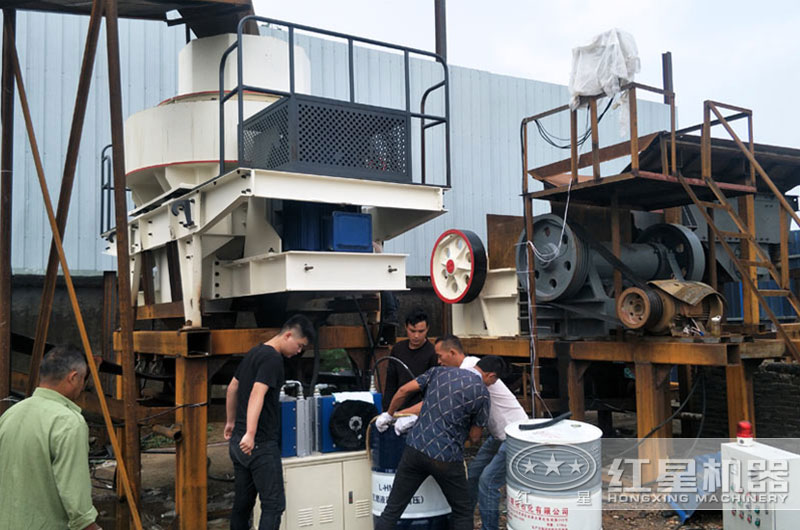 一噸花崗巖能出多少沙？制砂生產(chǎn)線有哪些配置