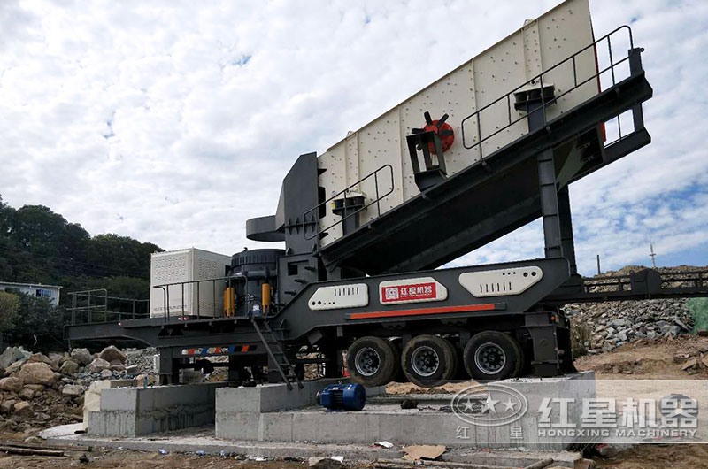 簡單打地基的移動破碎現(xiàn)場