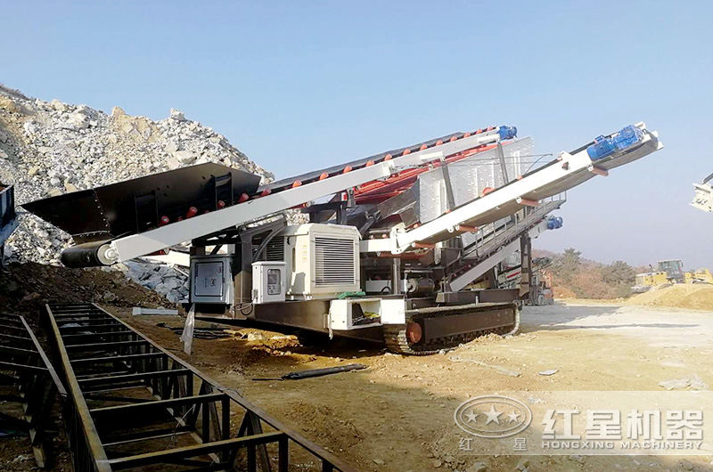 履帶停靠穩(wěn)穩(wěn)當(dāng)當(dāng)