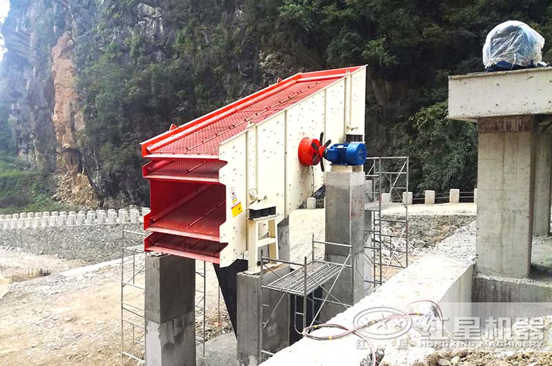 達州沙場圓振動篩安裝現(xiàn)場