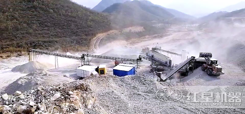 流動式石頭制砂機加工現(xiàn)場