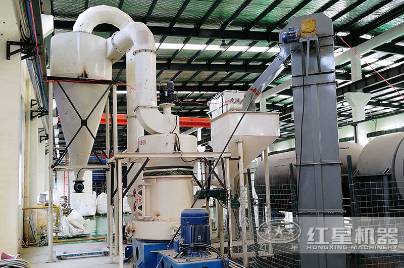 菲律賓石灰石磨粉生產(chǎn)現(xiàn)場嶄新如故