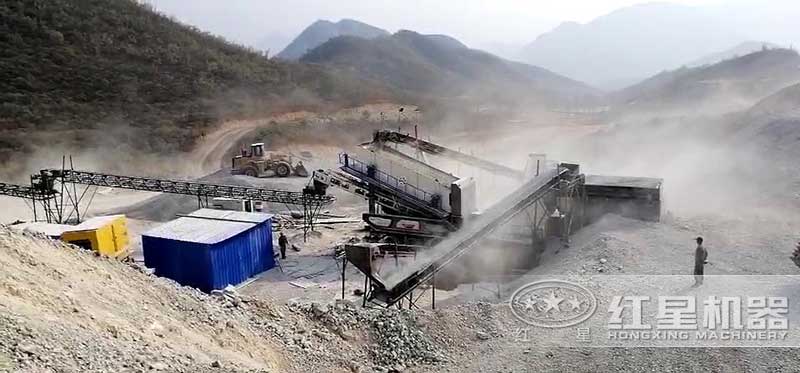 時產300噸玄武巖移動破碎制沙現(xiàn)場