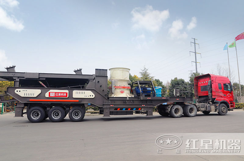 移動(dòng)式破碎機(jī)發(fā)貨中