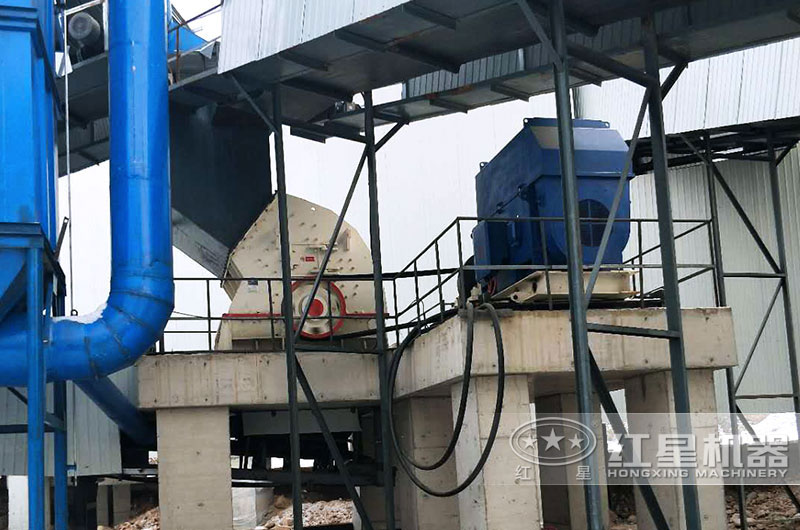 PCZ重錘式破碎機擔當粗破現(xiàn)場