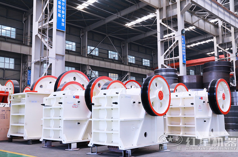 顎式破碎機(jī)廠家生產(chǎn)車間