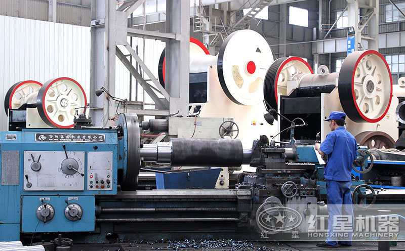 復(fù)擺式破碎機(jī)和簡(jiǎn)擺式破碎機(jī)廠(chǎng)家生產(chǎn)車(chē)間