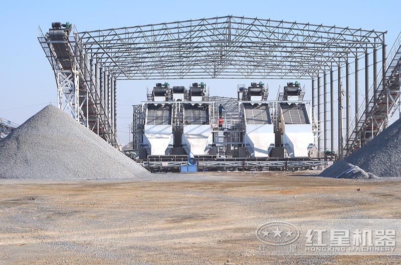 振動(dòng)篩停機(jī)時(shí)嚴(yán)禁繼續(xù)給料