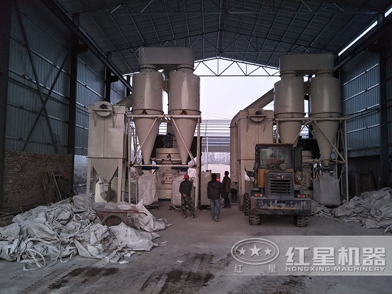 膩?zhàn)臃奂庸ぴO(shè)備現(xiàn)場(chǎng)