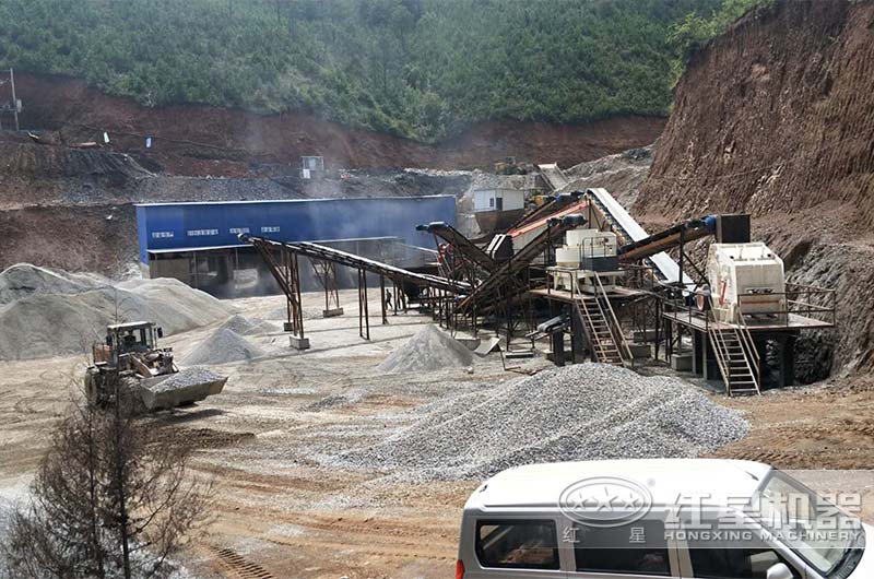 石灰石打成的石子現(xiàn)場(chǎng)