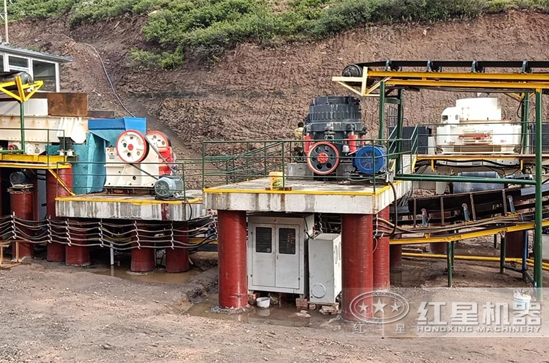 1750圓錐破碎機(jī)現(xiàn)場(chǎng)