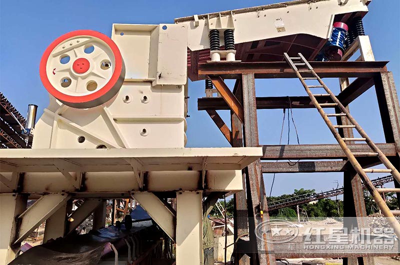 河南生產顎式破碎機的廠家怎么樣？顎式破碎機的類型有哪些？