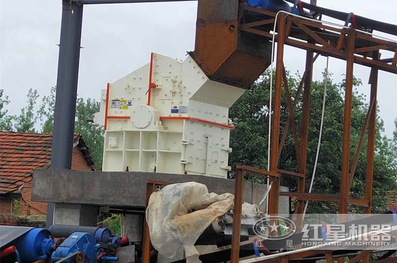 細(xì)碎機(jī)現(xiàn)場實拍