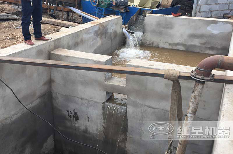 濕式制砂工藝現(xiàn)場處理污水沉淀池