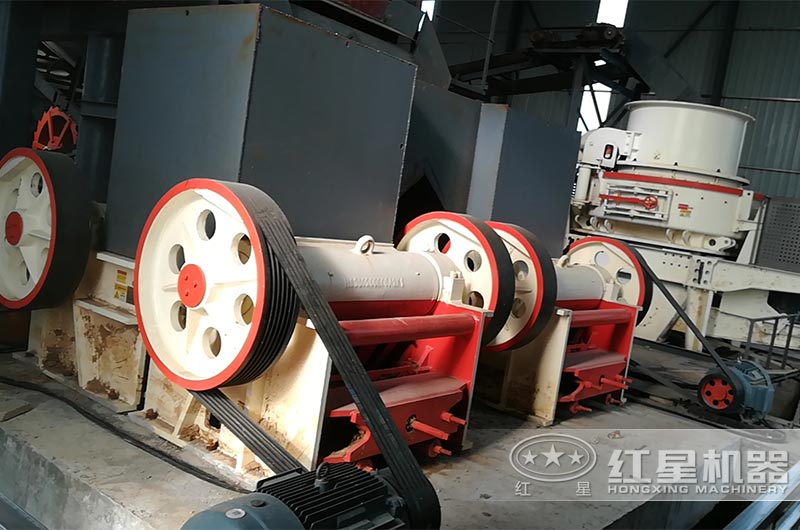 更懂用戶心意的小型250*400顎破碎機(jī)，你要不要來(lái)一臺(tái)？