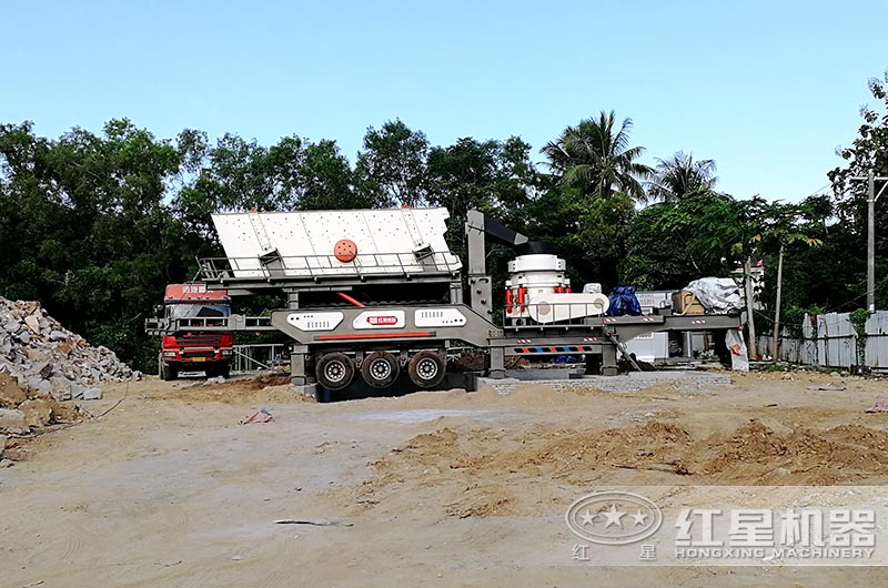 半移動破碎機(jī)生產(chǎn)現(xiàn)場