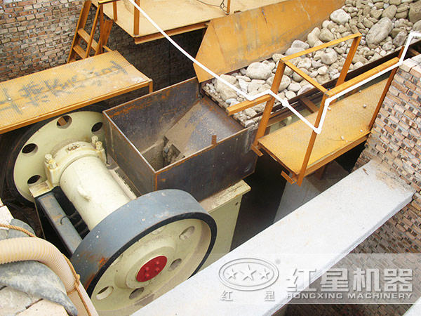 69型碎石機生產(chǎn)現(xiàn)場