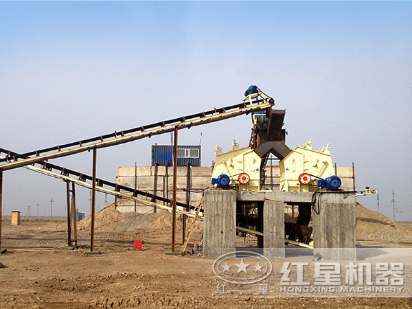 115反擊式破碎機現(xiàn)場圖