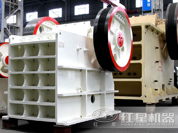 顎式破碎機(jī)實(shí)拍圖