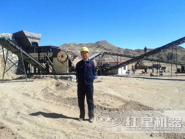 顎式破碎機生產(chǎn)線現(xiàn)場圖