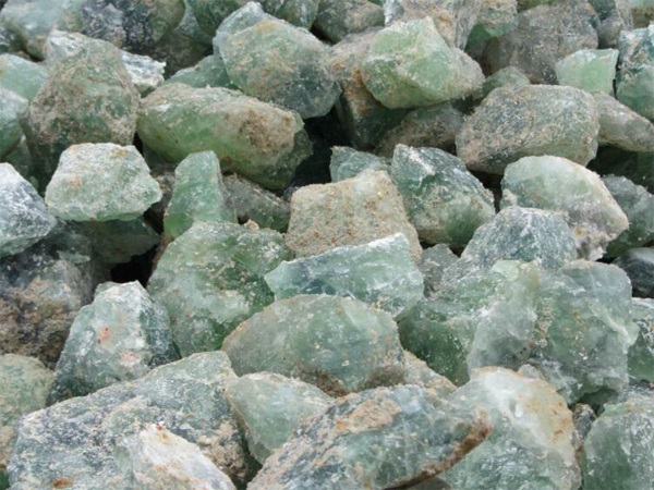 螢石磨粉需要使用哪些磨粉設備？價格多少？